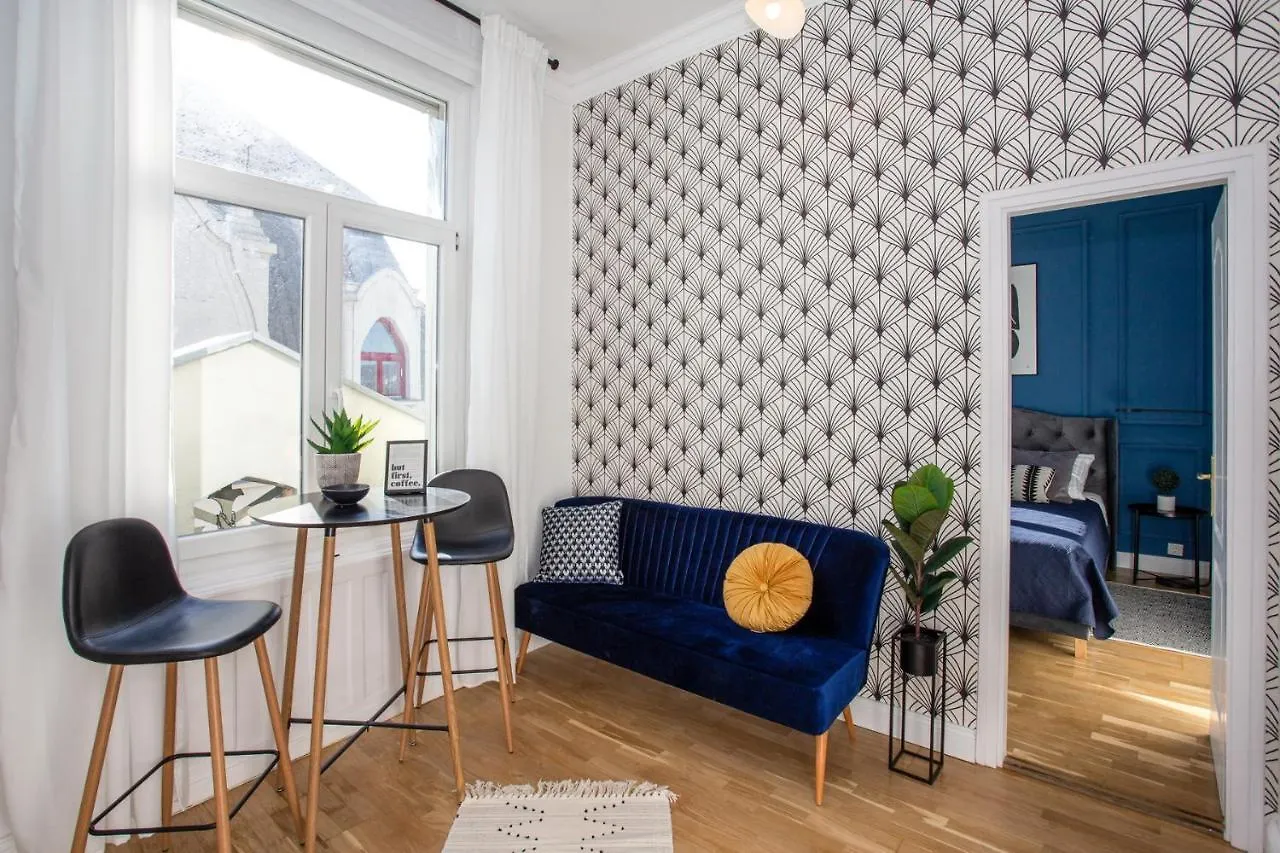 Cute Riverside Apartment With Unique Danube View Balcony Budapest 0*,