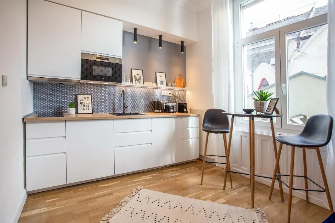 Cute Riverside Apartment With Unique Danube View Balcony Budapest